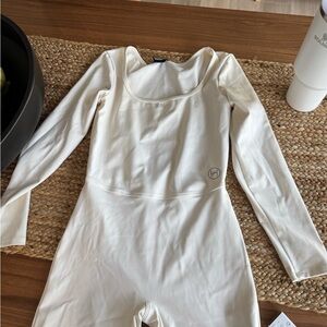 HÉROS ACT/VE One Piecr Size Medium